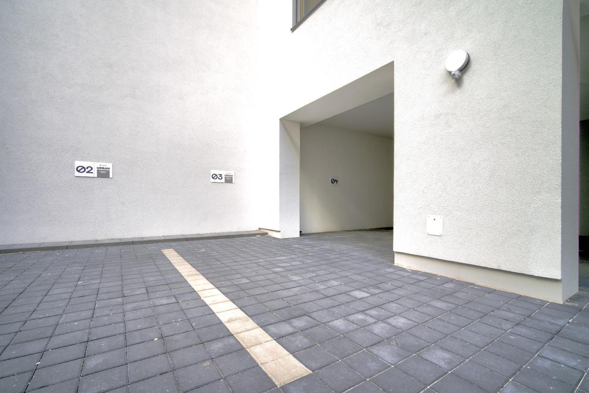 City Relax Apartments With Free Parking, 10 Mins Walk To City Centre Брно Екстер'єр фото