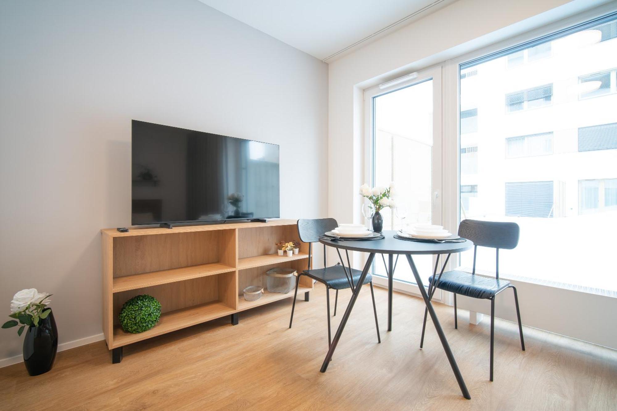 City Relax Apartments With Free Parking, 10 Mins Walk To City Centre Брно Екстер'єр фото